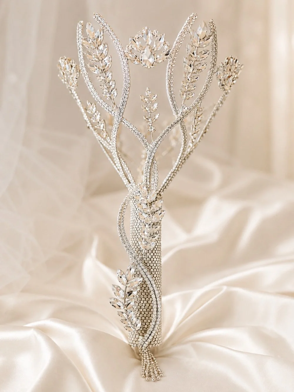 Bouquet holder crystal